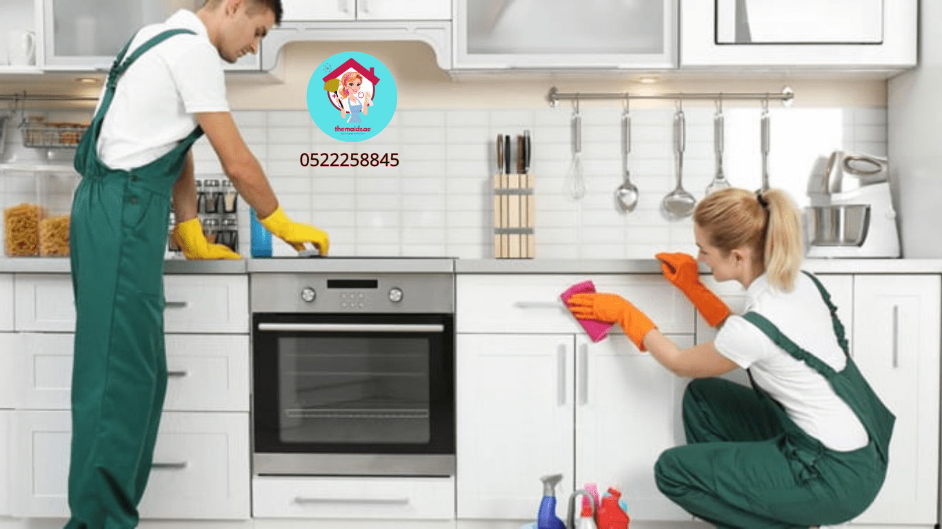 عاملات تنظيف منازل بالساعه
